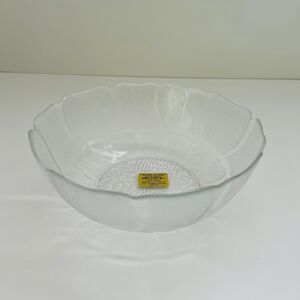 ARCOROC Fleur Clear Pressed Glass Raised Floral Petal Texture Serving Bowl
